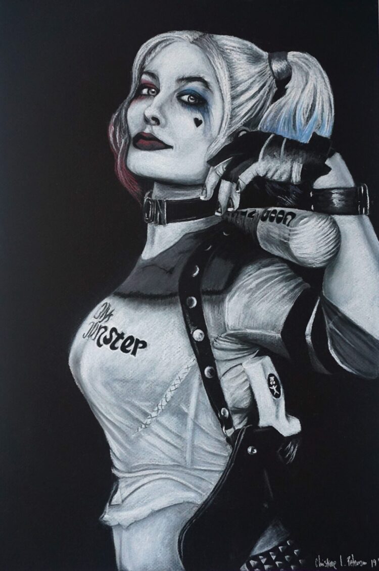 Black and white drawing of Harley Quinn from suicide squad